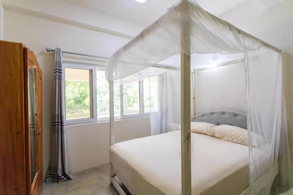 You 4 Ric Apartments Choiseul